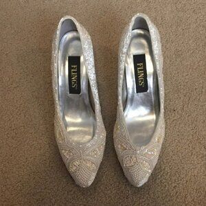 ⭐️ Vintage Flings beaded heels In size 7